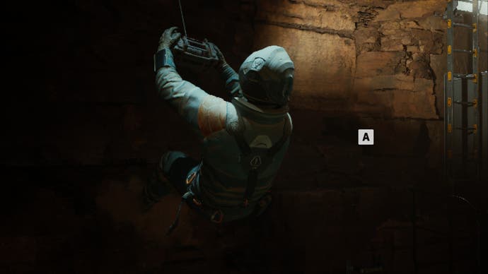 Jack hangs from an abseiling wire and swings himself towards a ladder in one of the game’s quick-time events.
