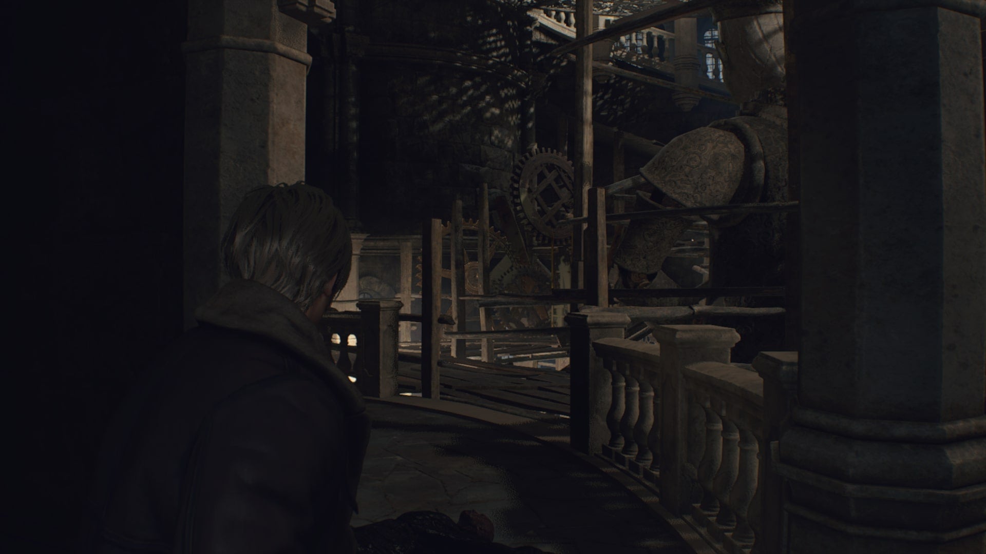 Leon looks toward some scaffolding in Resident Evil 4 Remake&rsquo;s Clock Tower