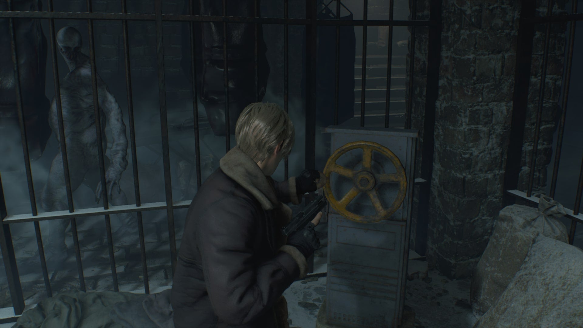 Leon faces a wheel in Resident Evil 4 Remake
