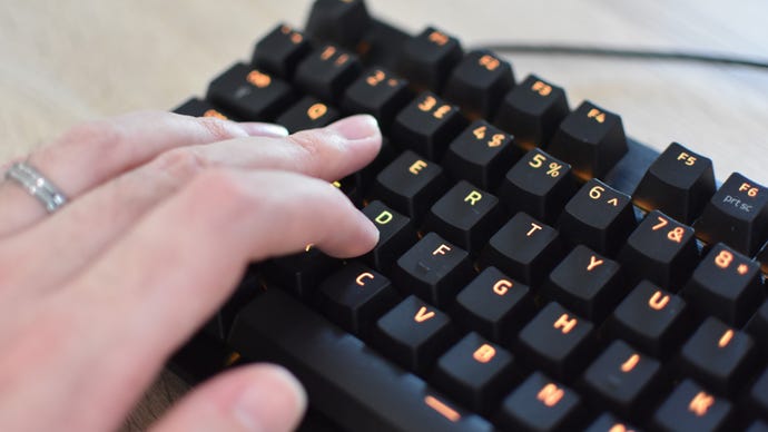 A Razer Huntsman V3 Pro Tenkeyless showcasing how Snap Tap works.