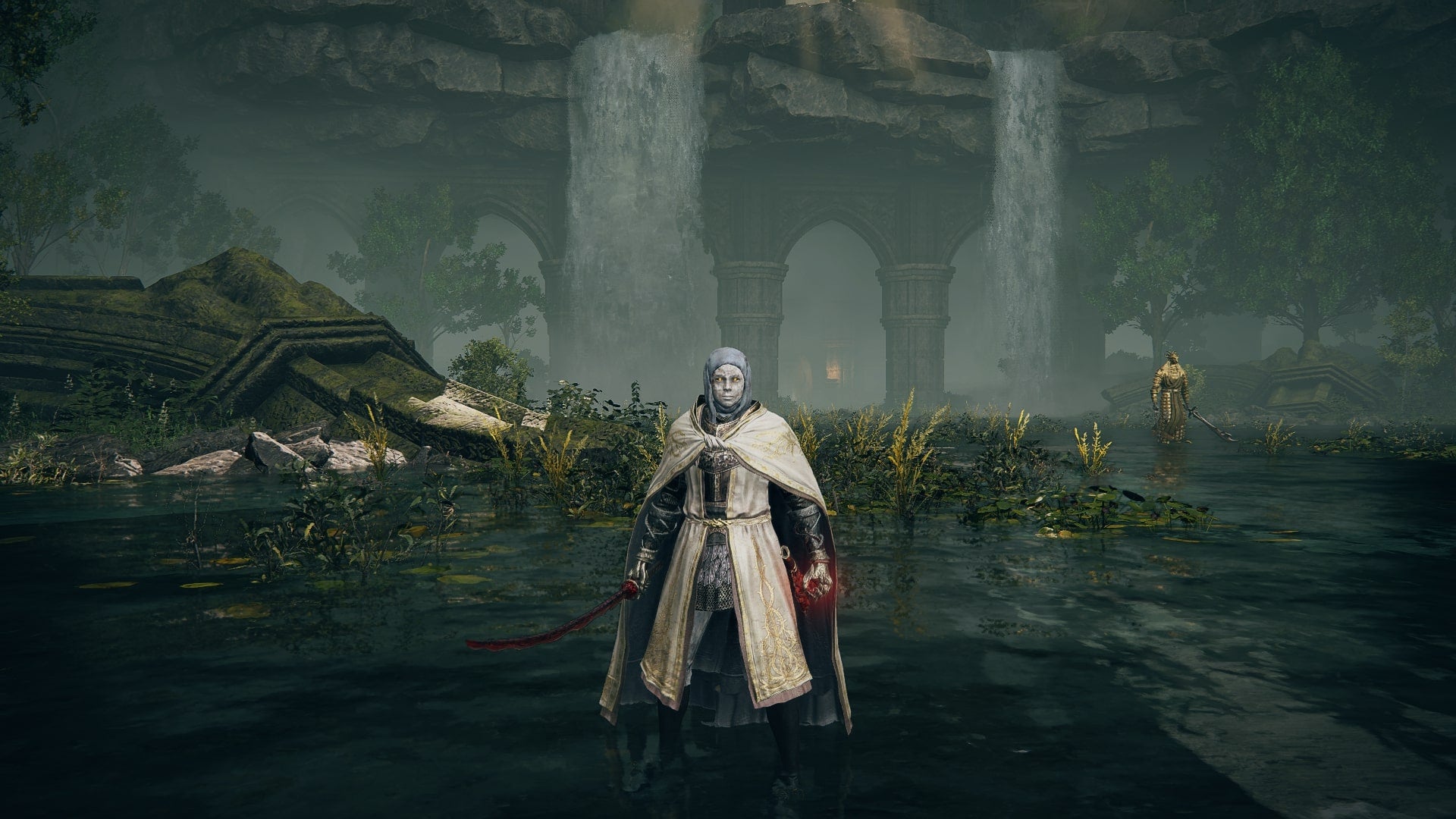 The Tarnished stands in the Ancient Ruins of Rauh, where the Verdigris Discus Talisman can be found in Elden Ring Shadow of the Erdtree - 1