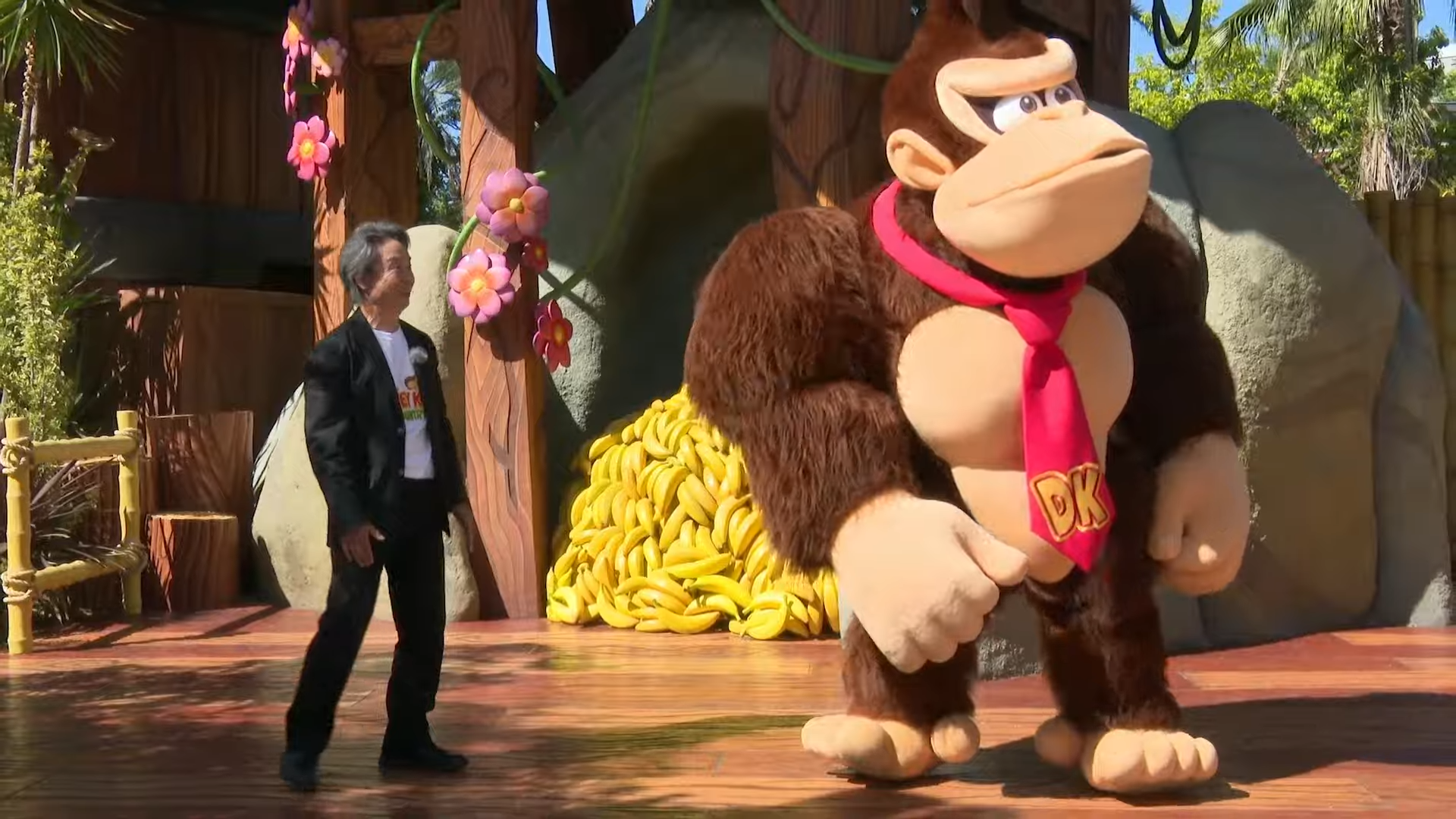 Nintendo&rsquo;s Shigeru Miyamoto next to Donkey Kong mascot in Nintendo World in Japan