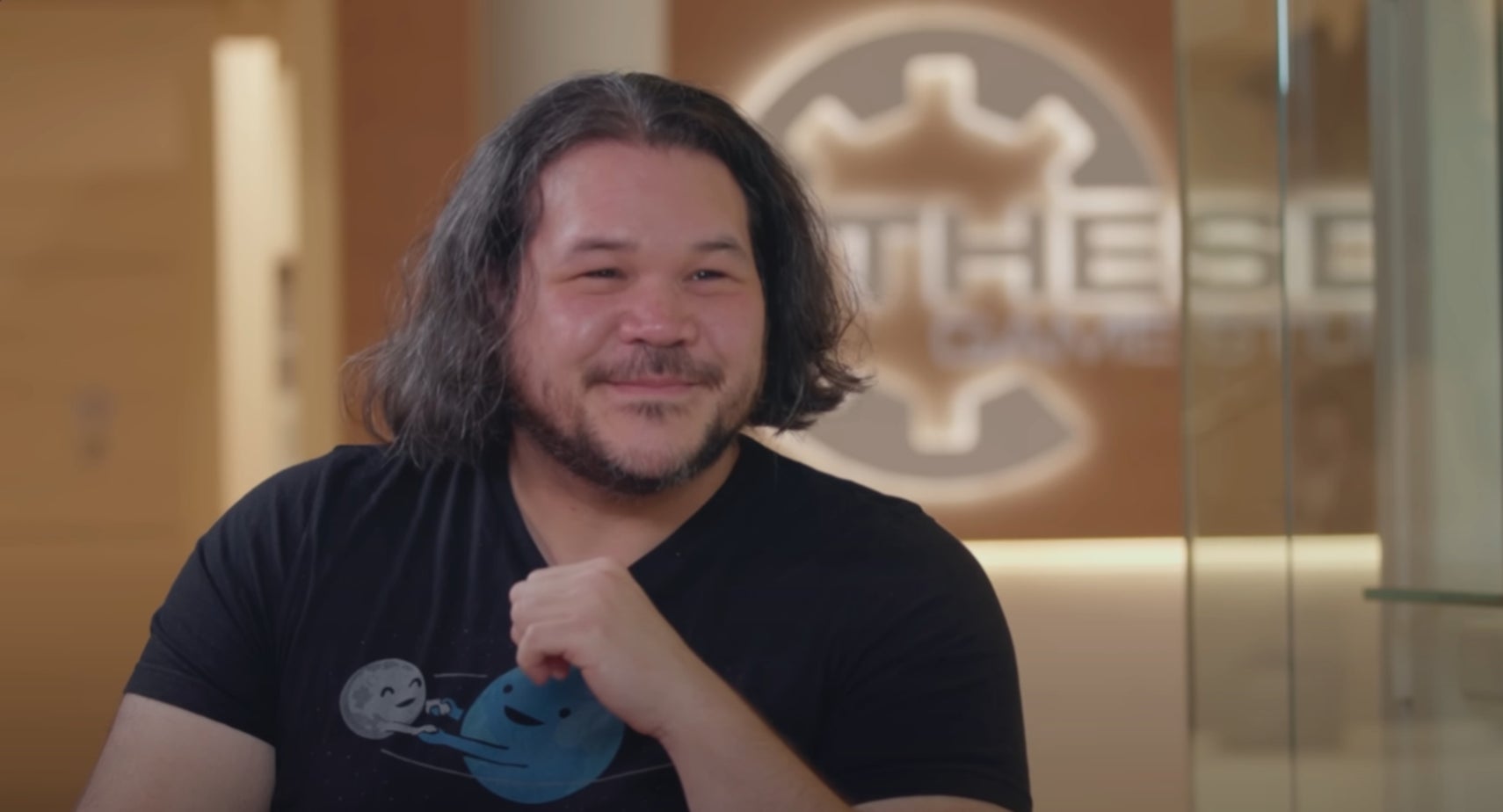 Will Shen in a video about Starfield. - 1