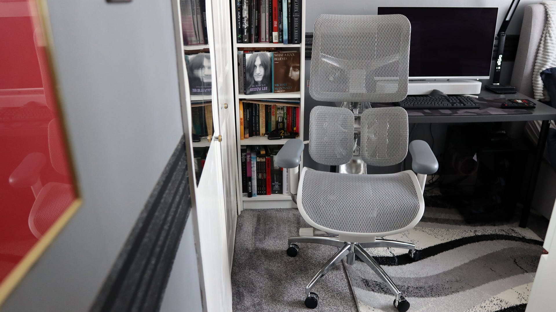 Sihoo Doro S300 review: A space-age office chair Sihoo Doro S300 review: A space-age office chair