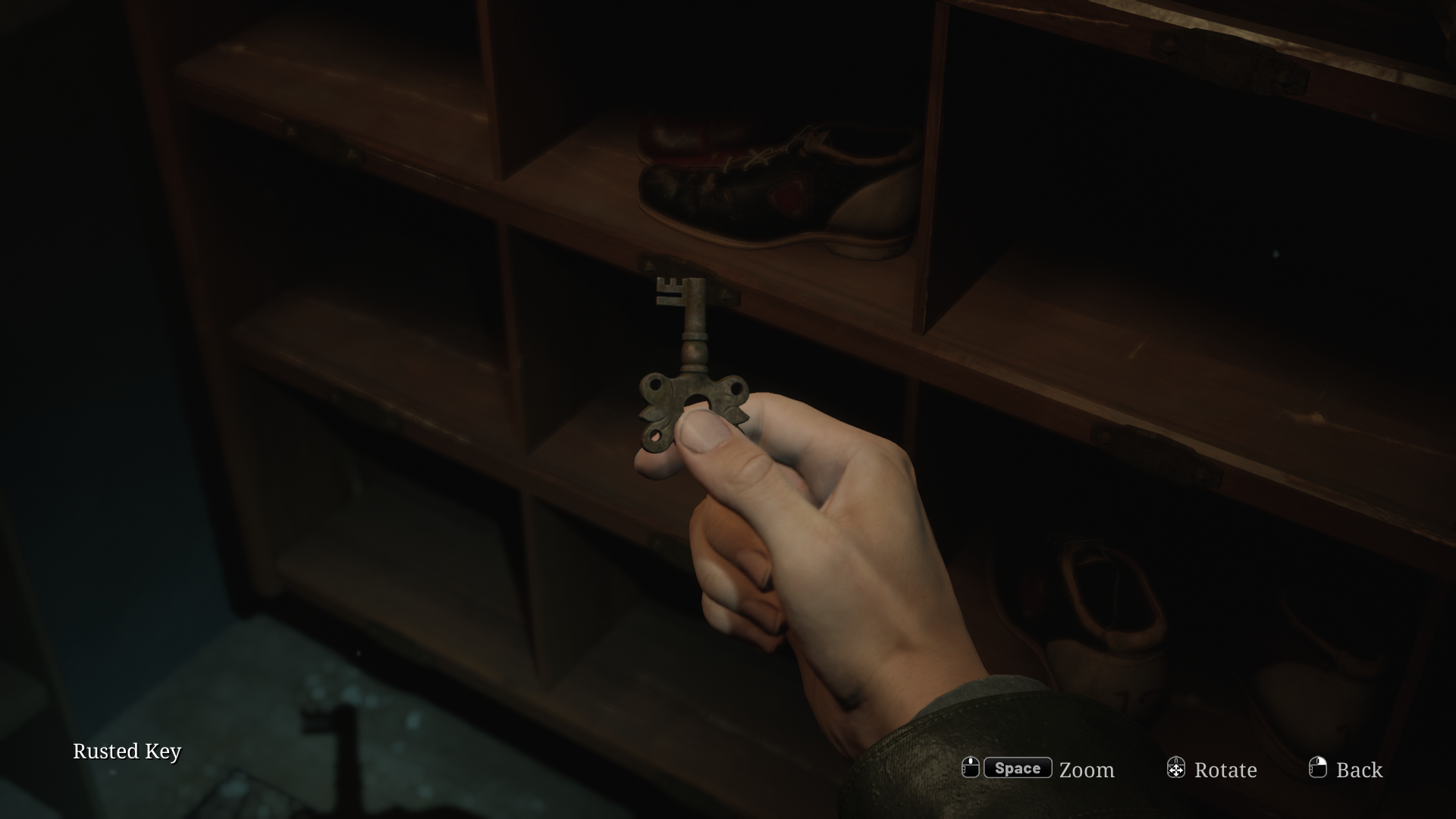 James holds a Rusted Key in the Silent Hill 2 remake