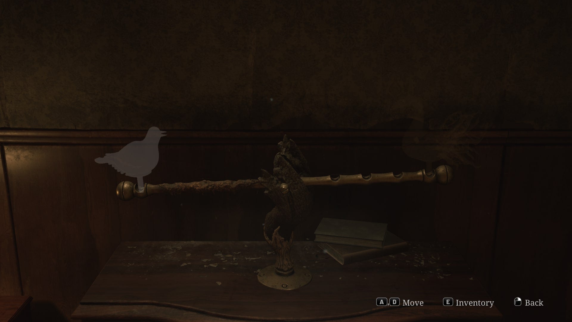 James looks at a Seesaw puzzle that needs two figurines in Blue Creek Apartments in the Silent Hill 2 Remake - 6