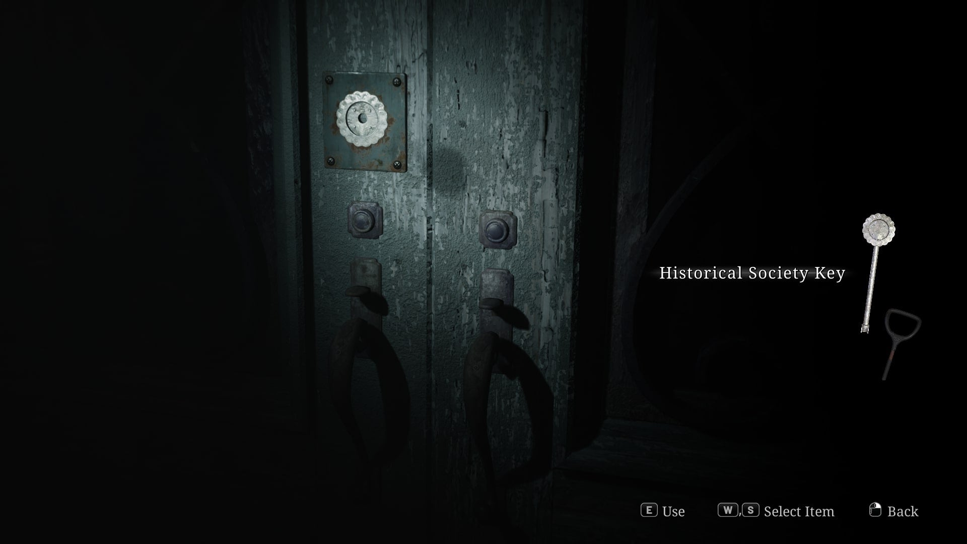 James uses the Historical Society Key to unlock the building in the Silent Hill 2 remake