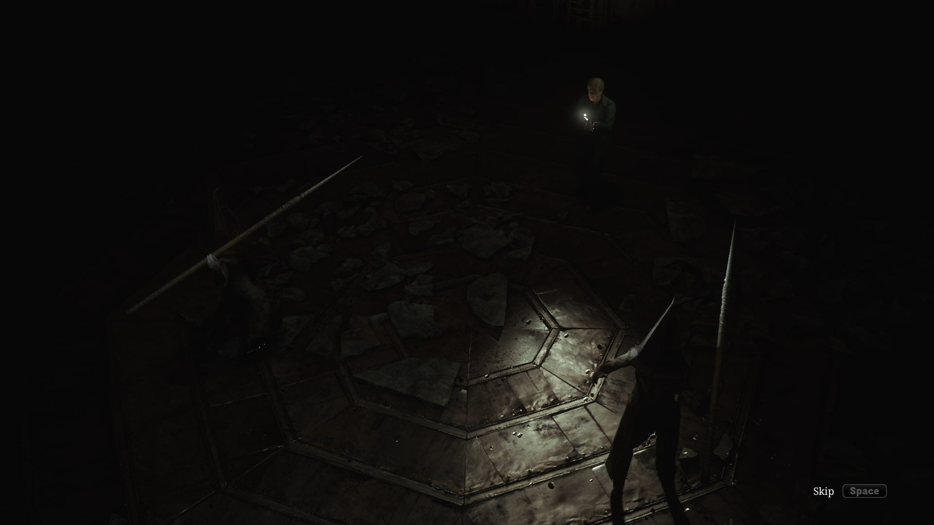 James enters a fight with the Pyramid Head Duo in the Silent Hill 2 remake - 4
