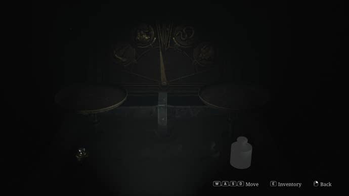 James looks at some weighing scales in the Yard of Toluca Prison in the Silent Hill 2 remake