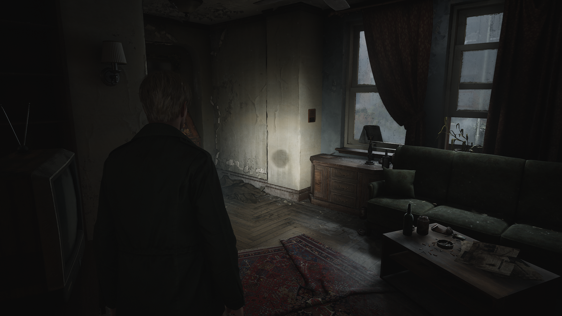 The The Silent Hill 2 remake running with ray tracing off.