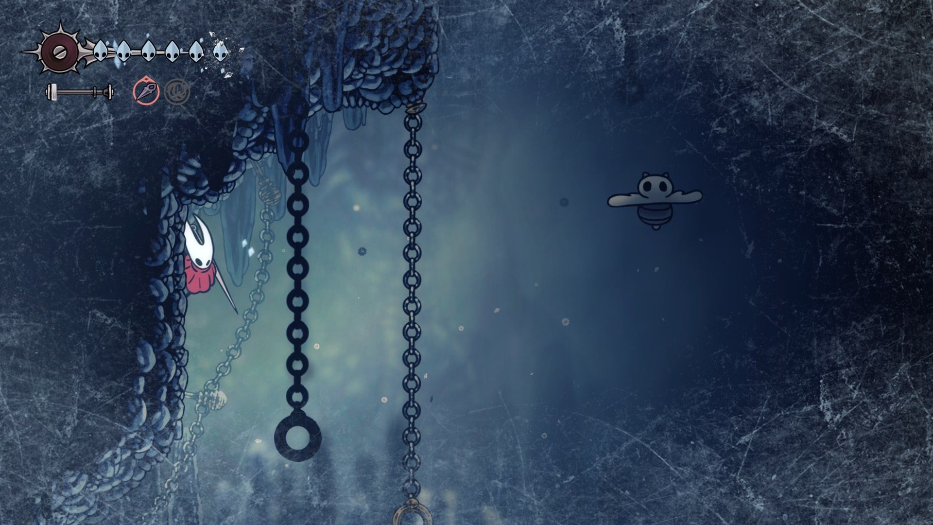 Hornet se agarra a uma parede em Mount Fay em Hollow Knight: Silksong