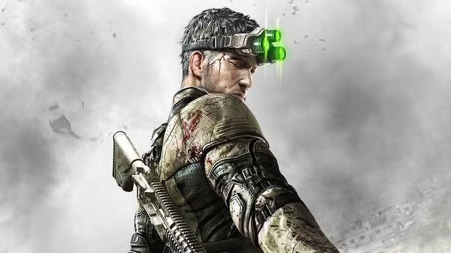 Splinter Cell image showing a male character in blood covered clothing with a gun strapped to his back and green night vision goggles on his head