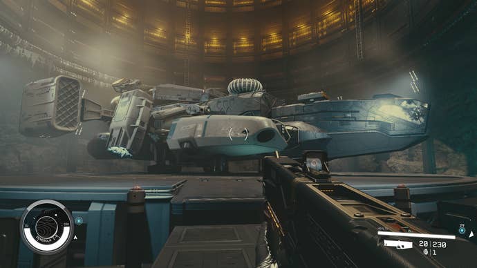 Approaching the Razorleaf spaceship in Starfield.