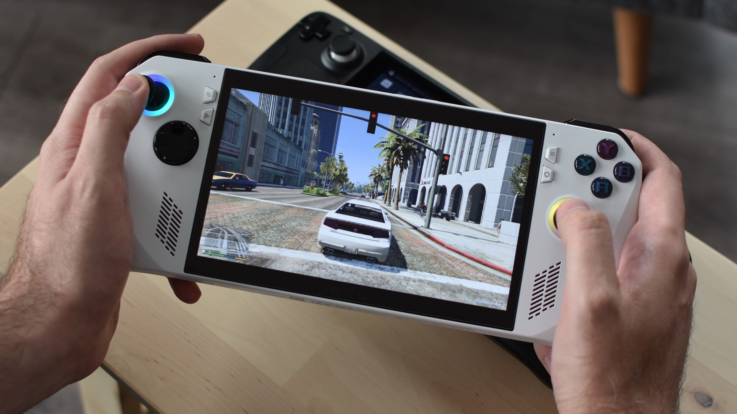 GTA V being played on an Asus ROG Ally.