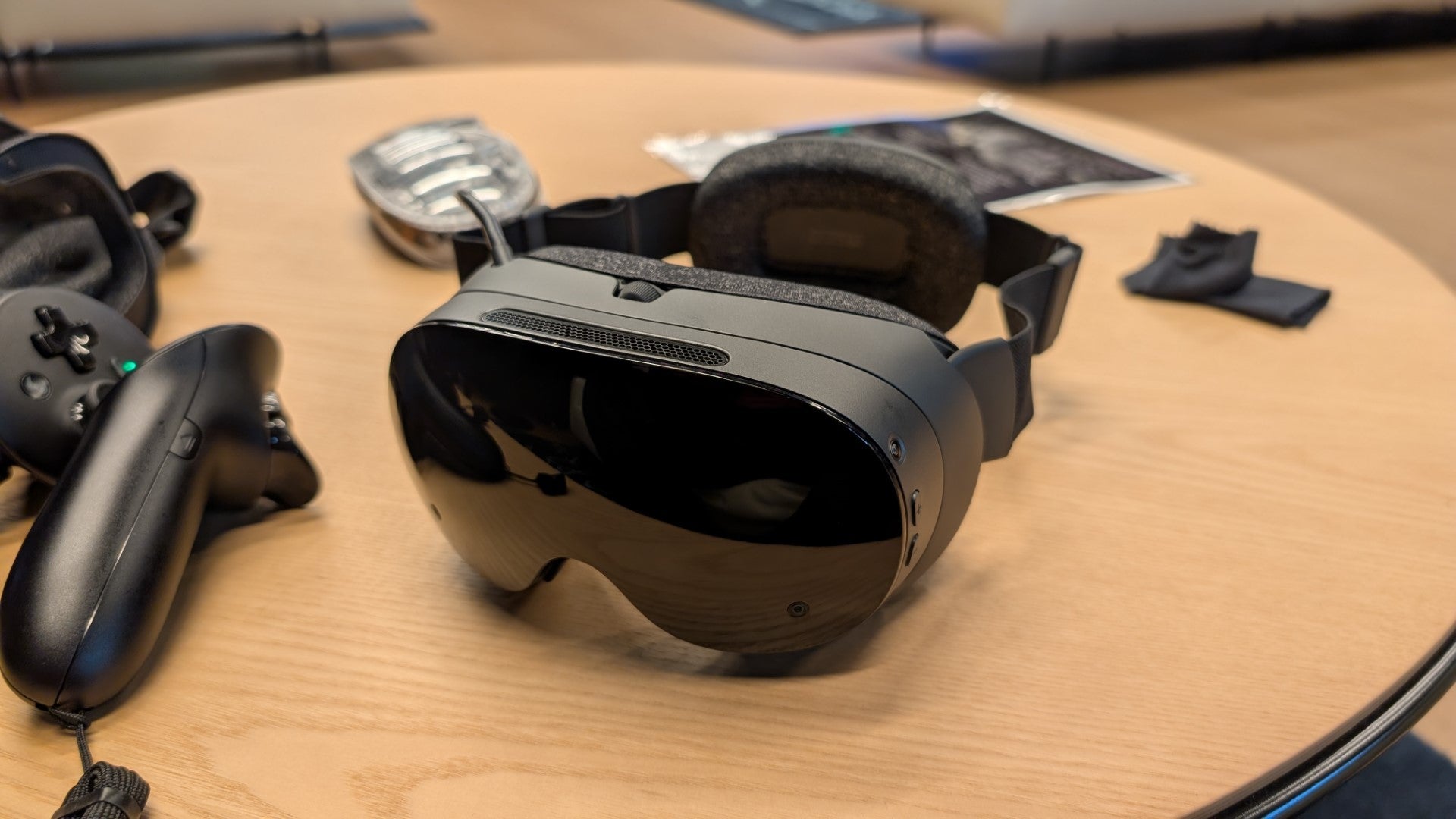 A front view of the Steam Frame VR headset.