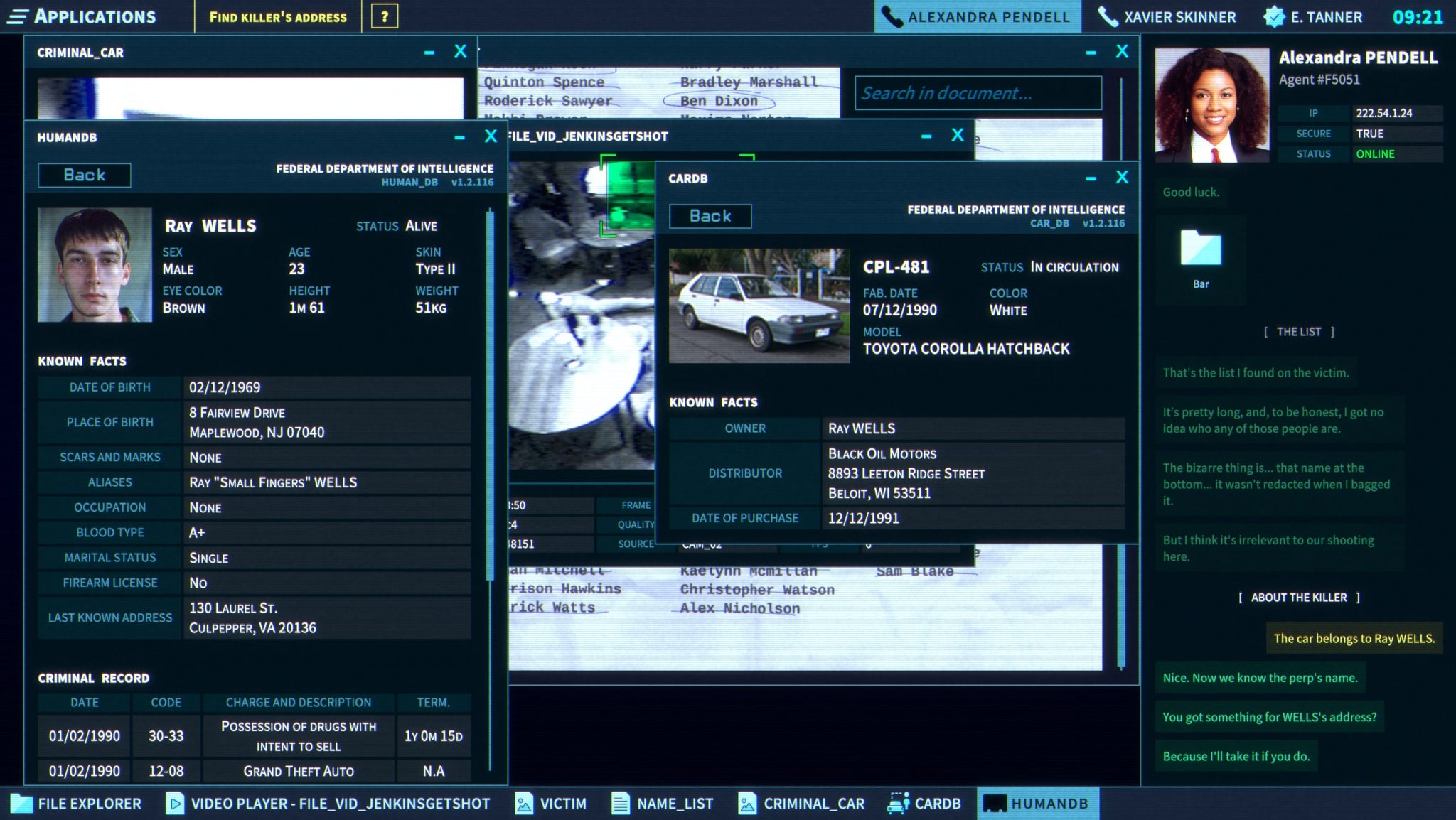 The player looks at details of a suspect, including their vehicle, while chatting to a fellow federal agent using an in-game PC in The Operator - 3