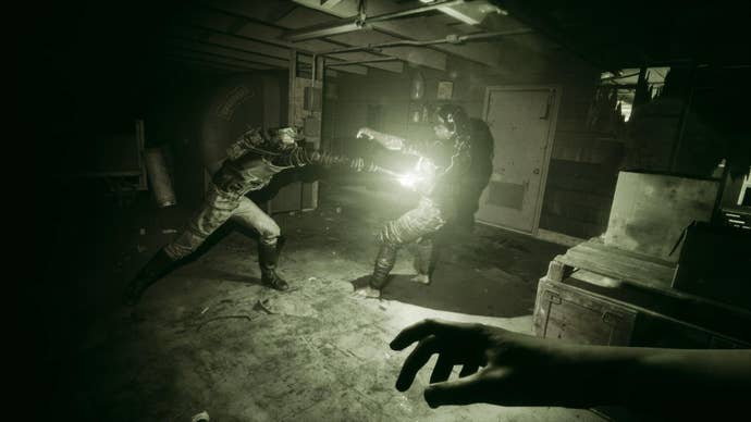 The player watches an enemy fight a fellow reagent while using Night Vision Goggles in The Outlast Trials