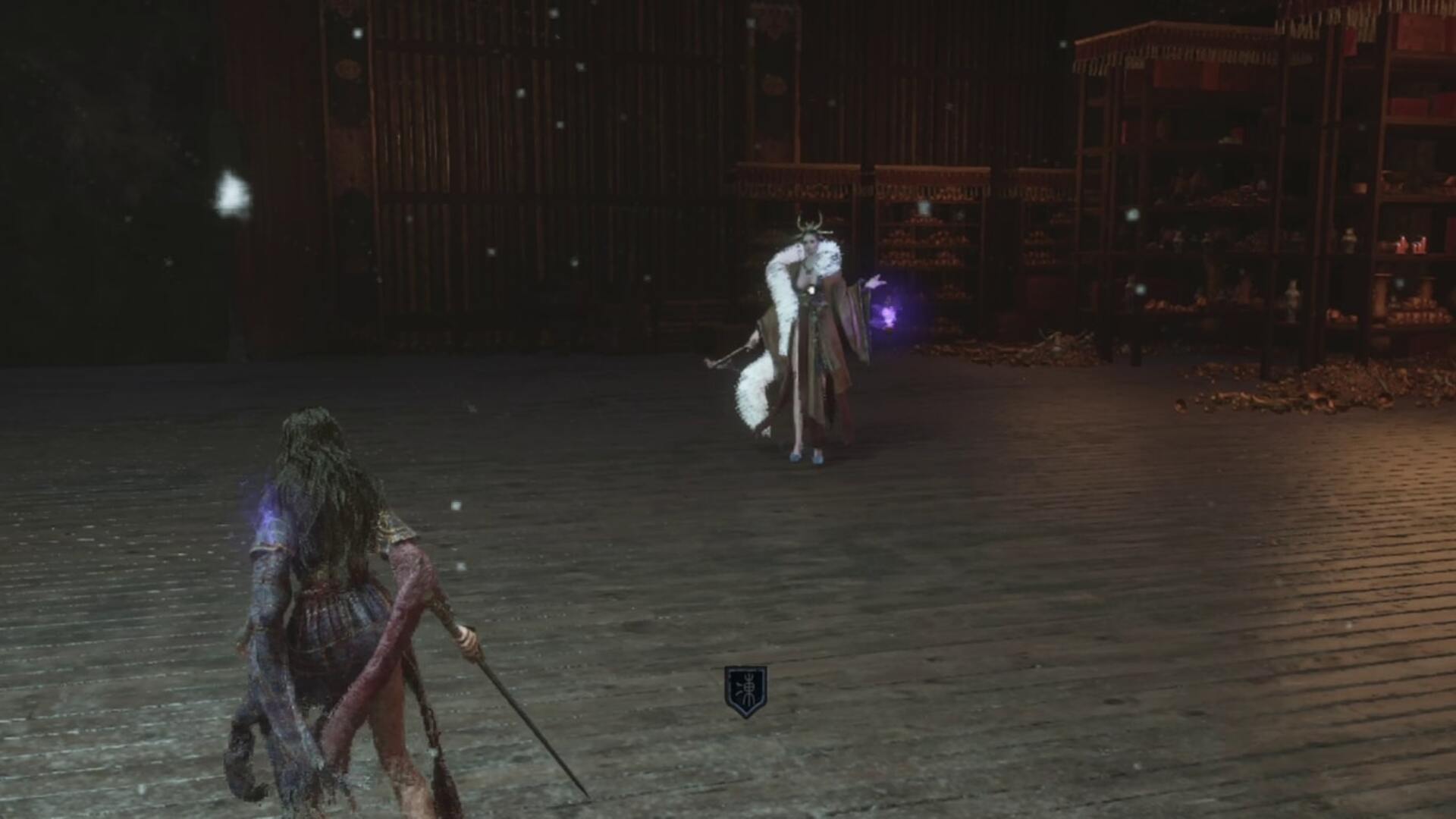 The player fights against Mistress of the Night, Huang Yan in Snowpeak Palace in WUCHANG: Fallen Feathers - 1