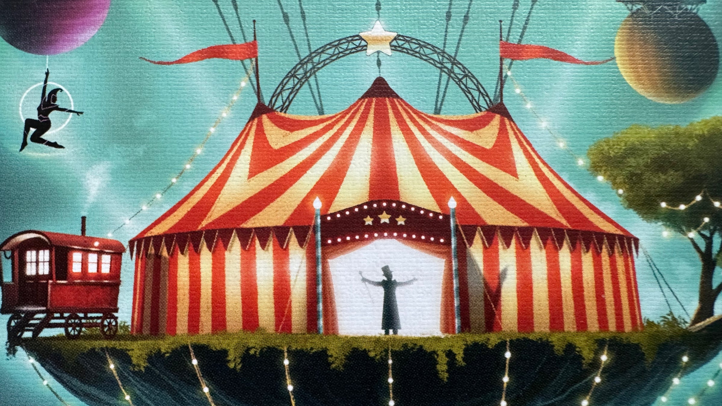 Der Wanderzirkus im Test: Spannender Deckbau trifft auf cleveres Zocker-Glück