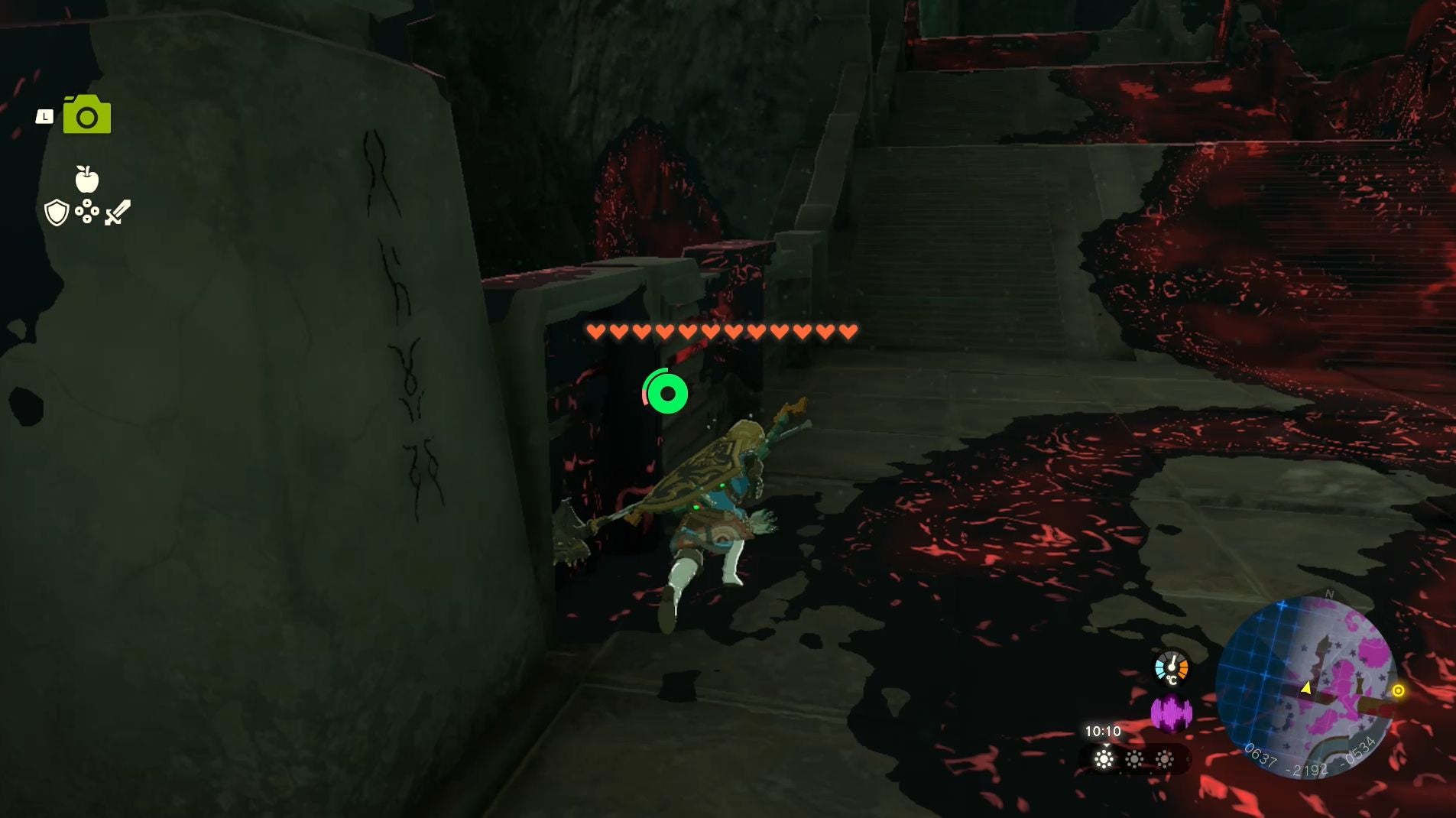 Link trying to avoid patches of Gloom as he heads towards the Right-Arm Depot in Tears of the Kingdom.