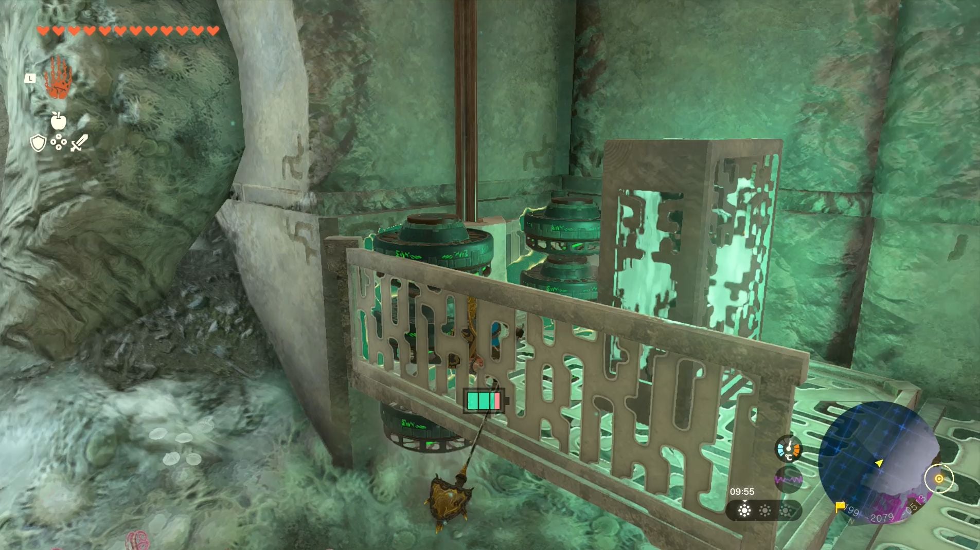 Link placing the Construct&rsquo;s right-leg on an elevator in the Right-Leg Depot in Tears of the Kingdom.