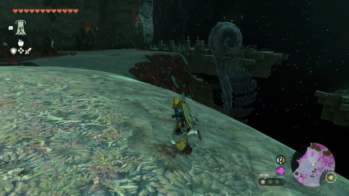 Link approaching some Aerocudas enemies as he heads towards the Right-Leg Depot in The Legend of Zelda: Tears of the Kingdom.