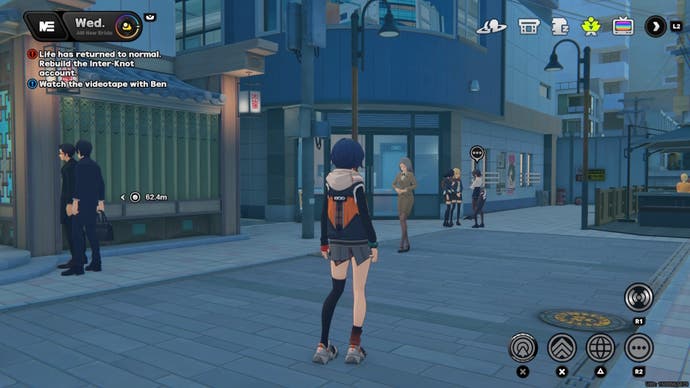 Belle looking at Ellen andher friends in Zenless Zone Zero.
