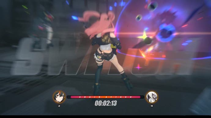 Nicole fighting in Zenless Zone Zero with time slowed down and a switch bar showing Lycaon and Ellen character options.