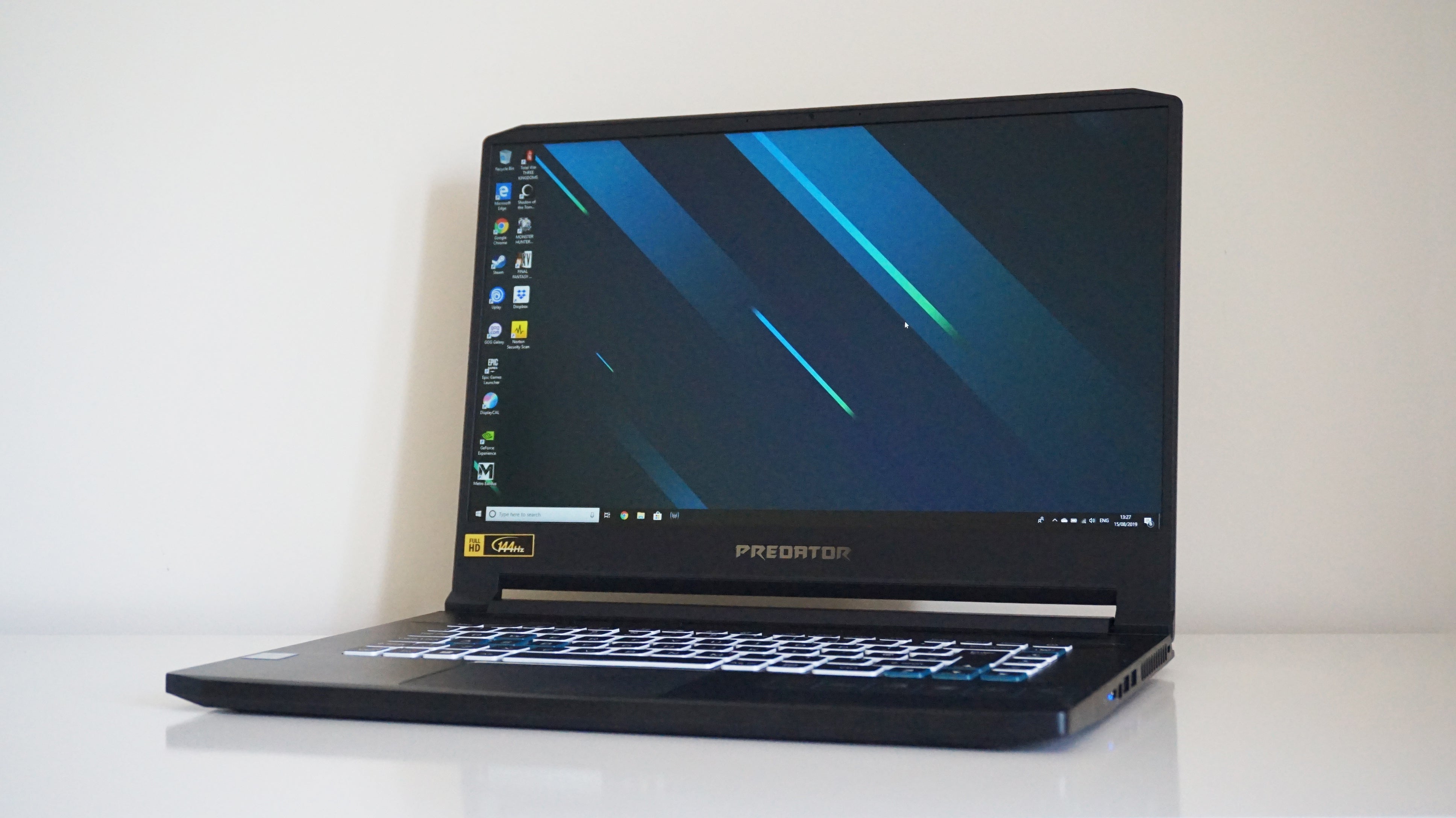 最強ゲーミング Acer Predator Triton 500 300hz Acer's 300Hz Predator Triton 500 Screen Ensures You'll See