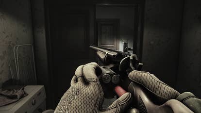 A subordinate reloads a revolving shotgun tube successful Escape From Tarkov