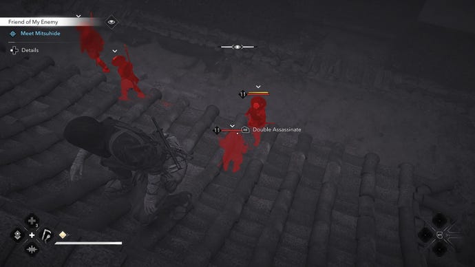 Naoe looks down on enemies using eagle vision, showing them glowing red against a dark background.