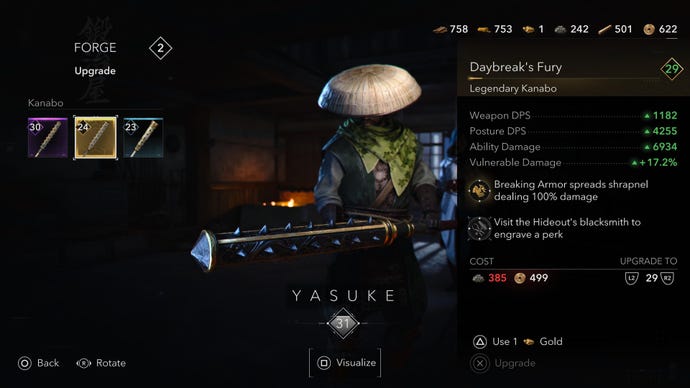 Una pantalla de actualización en Assassin's Creed Shadows que muestra a Yasuke sosteniendo un arma para que se actualice; A la derecha hay números que se muestran en verde para indicar estadísticas mejoradas, mientras que un número que se muestra en rojo indica que el jugador tiene a poco los materiales.