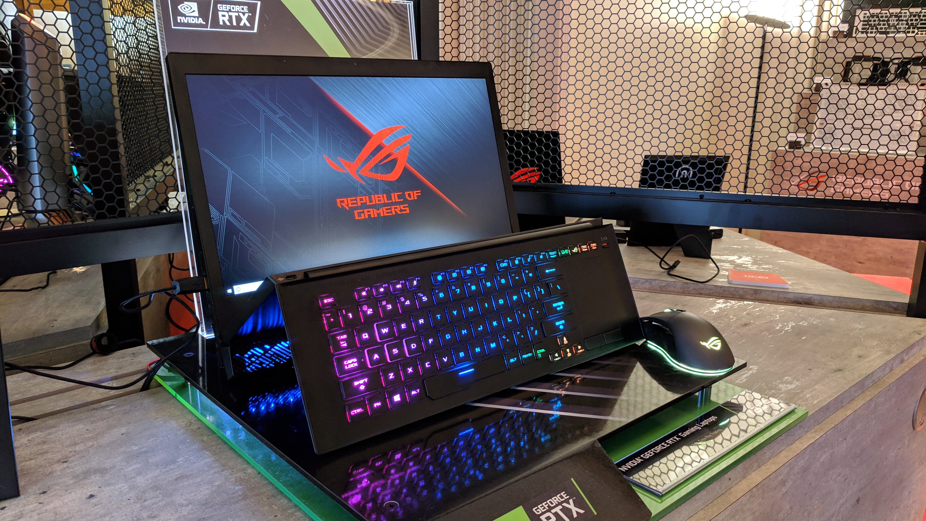 ASUS M1810 デスクトップPC Asus Mothership review: hands on with Asus' preposterous gaming