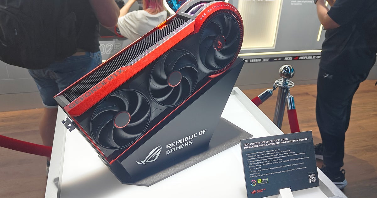 5090 Gpu Machine This RTX 5090 graphics card draws up to 800W and looks like a model ...