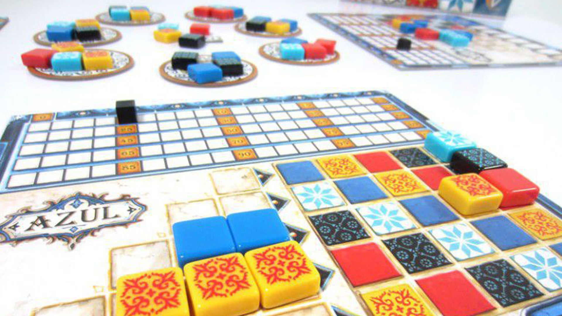 How to play Azul: board game's setup, gameplay rules and scoring