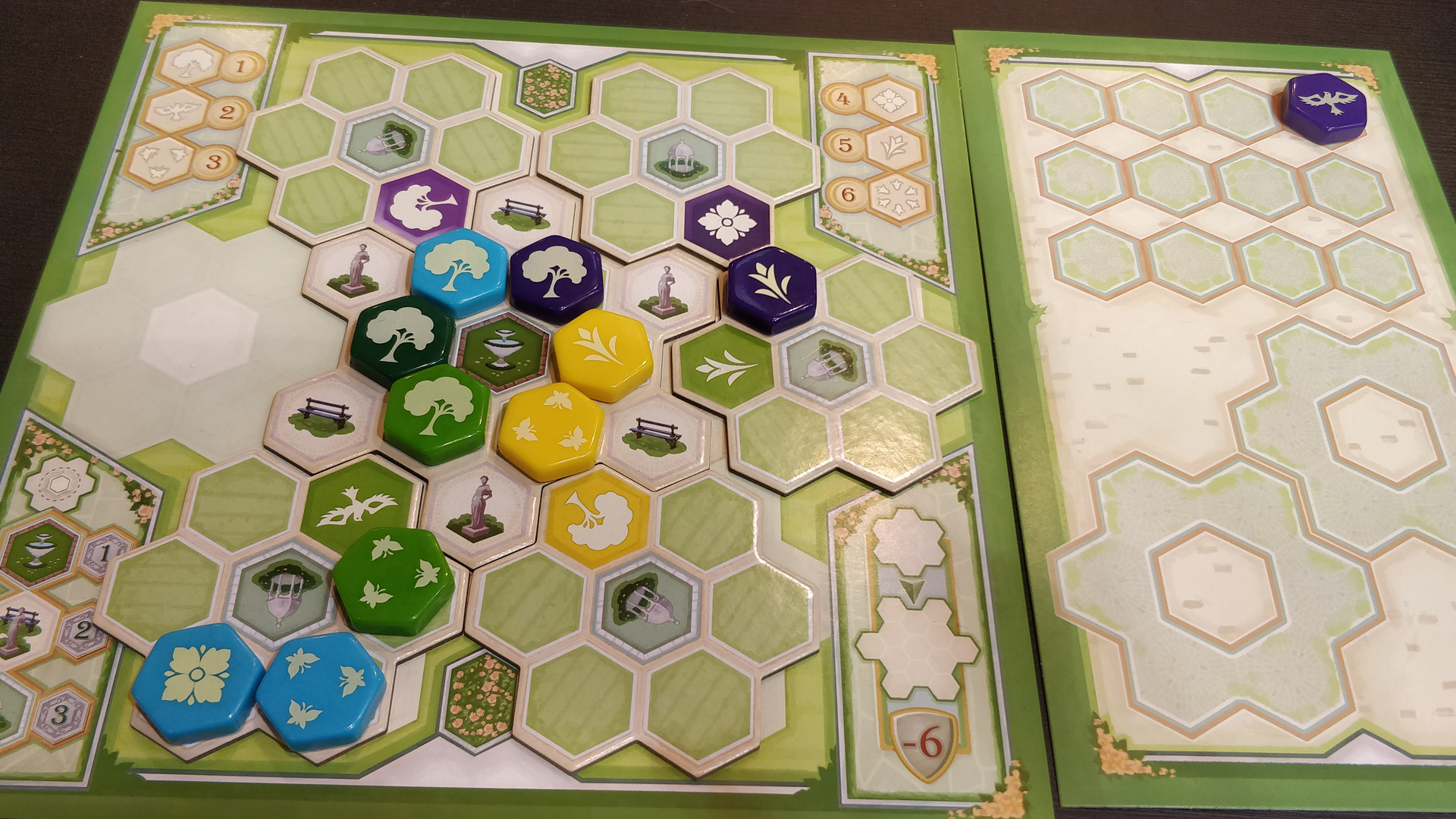 Azul: Queen's Garden sprouts fresh ideas whilst sticking to its