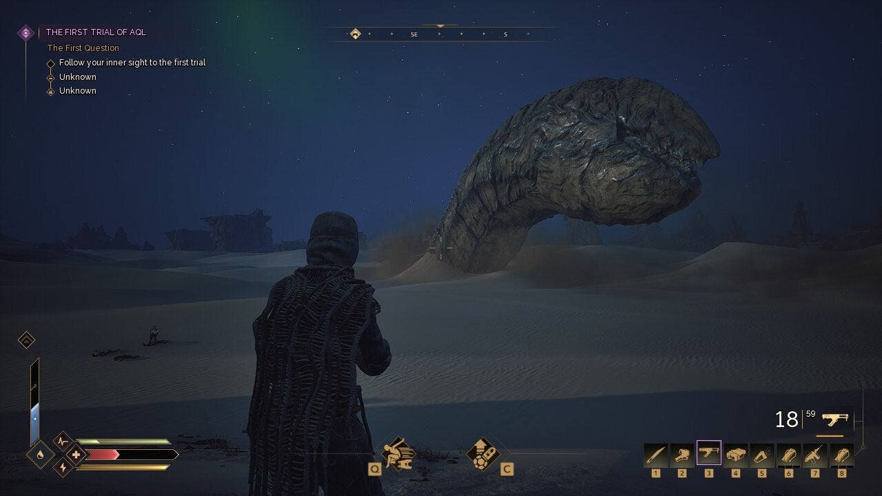 A huge sandworm poking its head out of the soil in Dune: Awakening. - 4