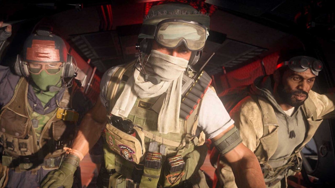 Three players about to parachute from a helicopter and into Warzone Season 4.