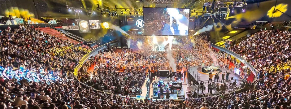 Team spaces in Call of Duty esports league reportedly cost $25m each ...