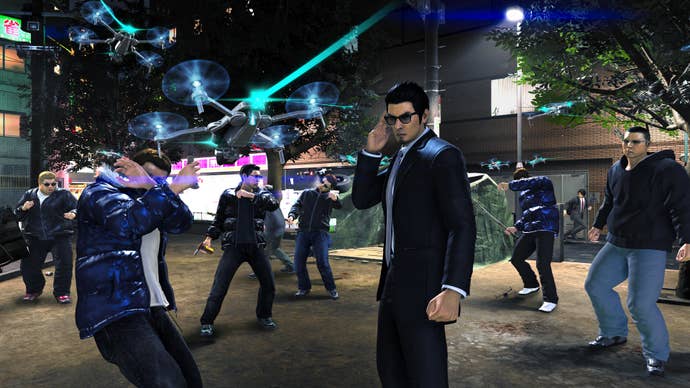 Kiryu amid thugs in Like A Dragon Gaiden