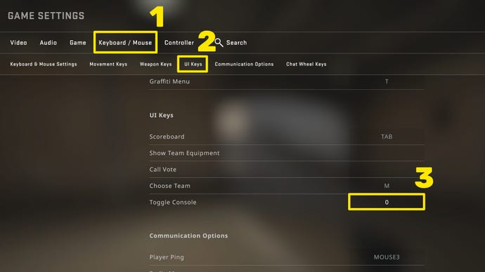 A screenshot of the Settings menu in CS:GO, with the steps to rebind the console hotkey marked with yellow squares and numbers.