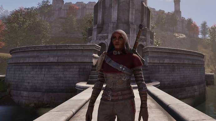 A character in The Elder Scrolls IV: Oblivion Remastered wearing Shroud Hood and Shroud Armor.