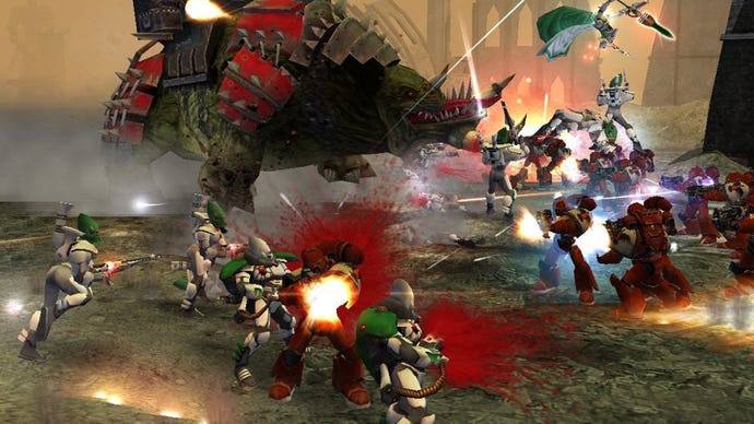 A chaotic battle scene in Warhammer 40K: Dawn Of War