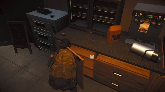 Looting a drawer in The Day Before.