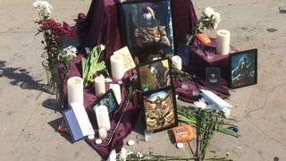 There's an impromptu memorial shrine to Destiny's Cayde-6 outside E3