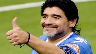 Diego Maradona plant juridische stappen tegen Konami
