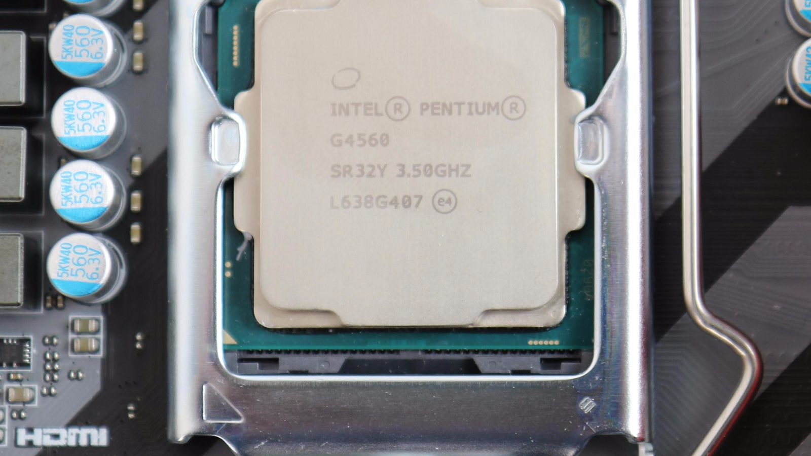Pentium G4560 HP ProDesk 400 G4 SFF Desktop Pentium G4560 3.5GHz