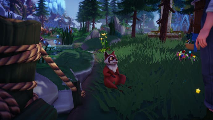 Disney Dreamlight Valley, Red Raccoon is sitting down in the Forest of Valor