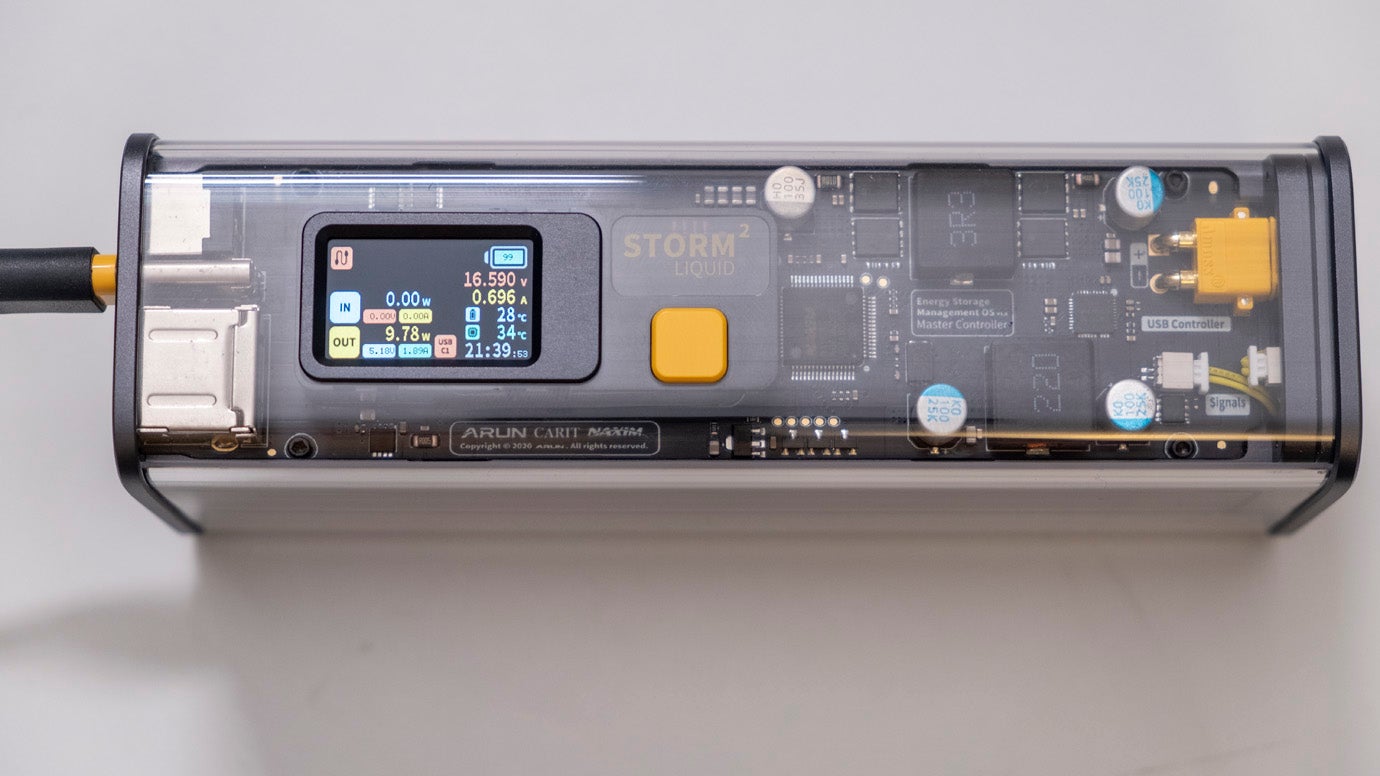 Storm 2 Liquid portable charger