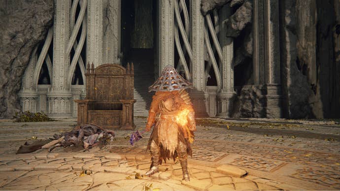 Elden Ring player in Ronin Armor stood by the Elden Throne at the foot of the Erdtree